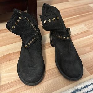 UGG Boots Women’s 9 Fabrizia Studded Ankle Booties Black Leather Zip